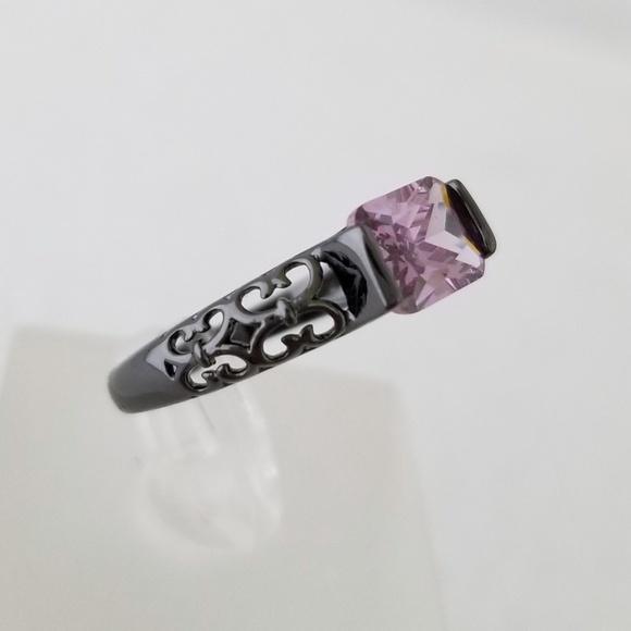 18k Horizontal Filigree Band - Picture 5 of 8